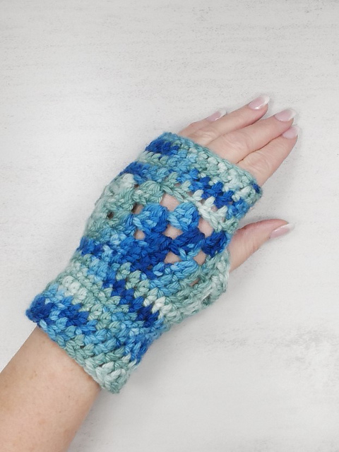 Helping Hands Fingerless Mitts  (crochet)