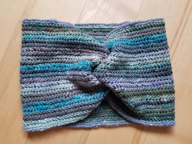 Featherbone Cowl