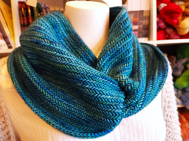 Featherbone Knit Cowl
