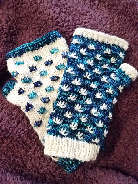 Falling Stars Fingerless Mitts