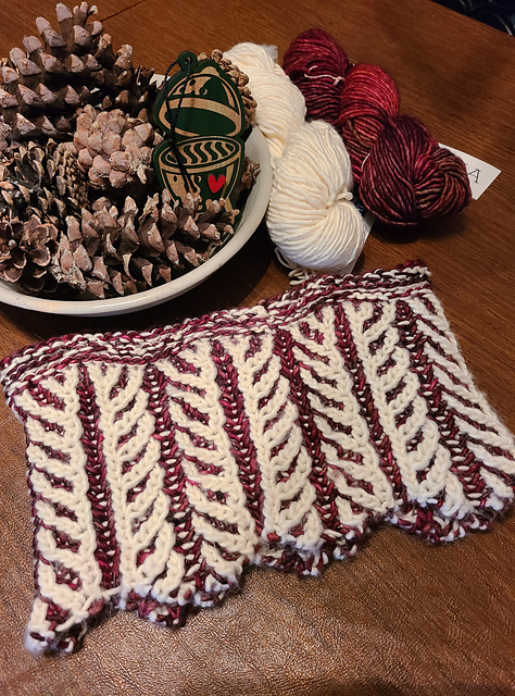 Christmas Tree-t Cowl