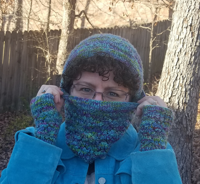 Echo the Gentle Hat, Cowl, Gloves