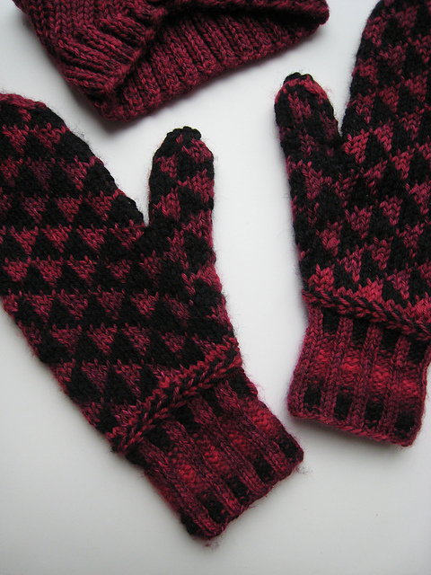 Night & Day Mittens