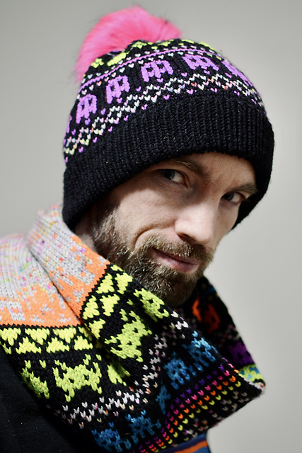 cororful／Sodomほか Ravelry: 8 Bit Doodle (Cowl) pattern by Jamie Lomax