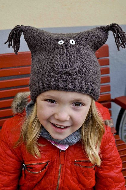 Owl cable hat