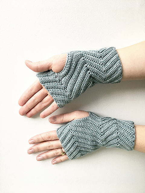 zigzag fingerless gloves
