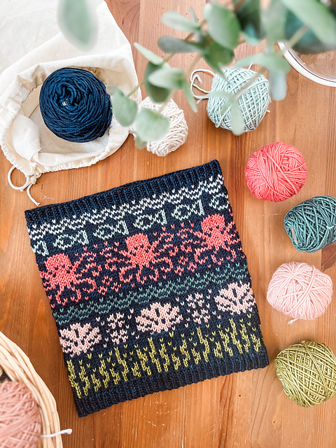 Ravelry: Ocean Doodle Cowl (Standard) pattern by Jamie Lomax