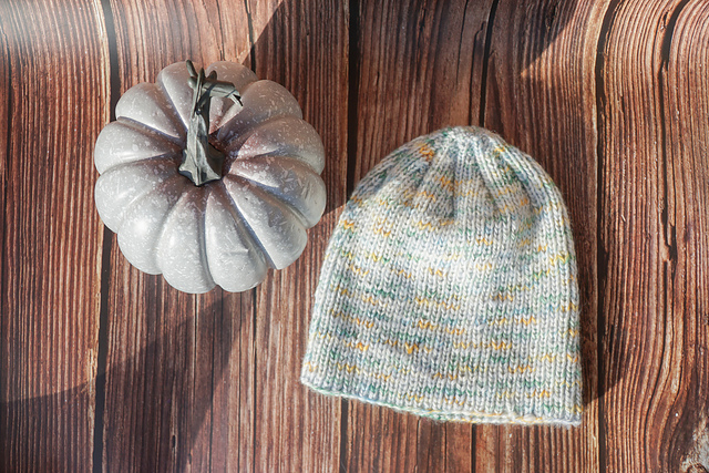Thin ribbed beanie unisex hat