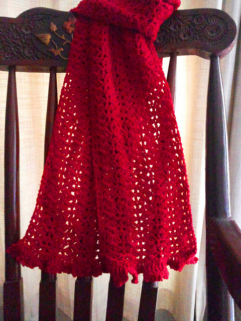 1-row crimson scarf