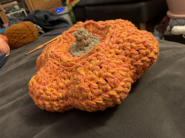 Lidded Pumpkin Basket