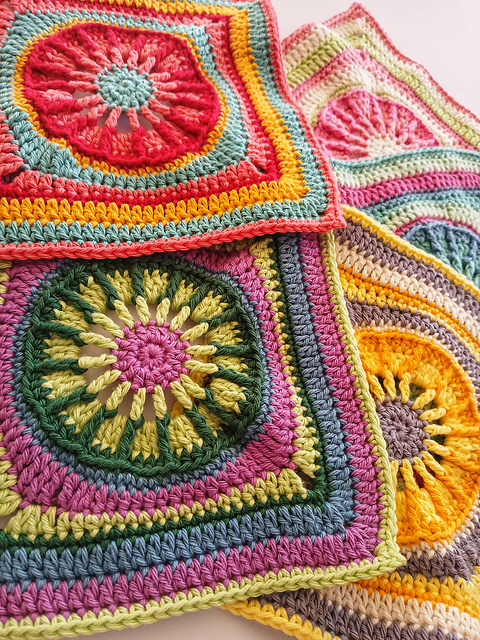 Circle Granny Square Pattern - Winter Sun