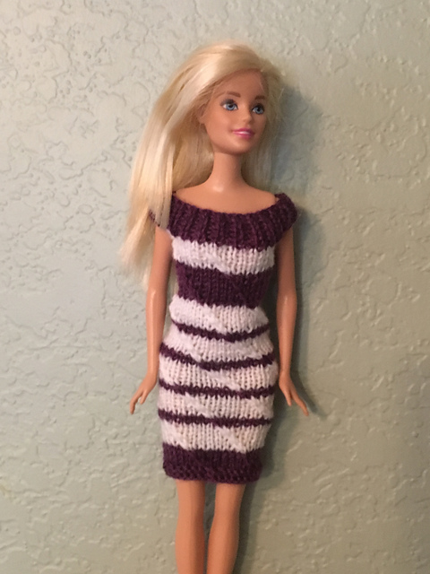 Bratz #055 Lilac dress with furry shoulders