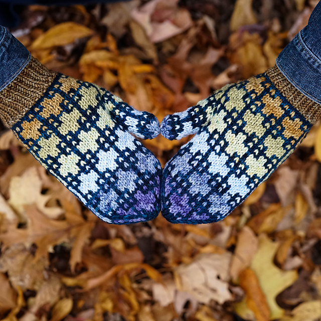 Plus Side Mittens