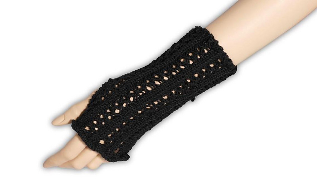 Armstulpen mit Lochmuster