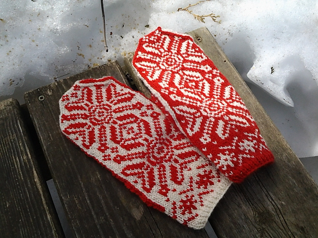 Light and Shadow (mittens)