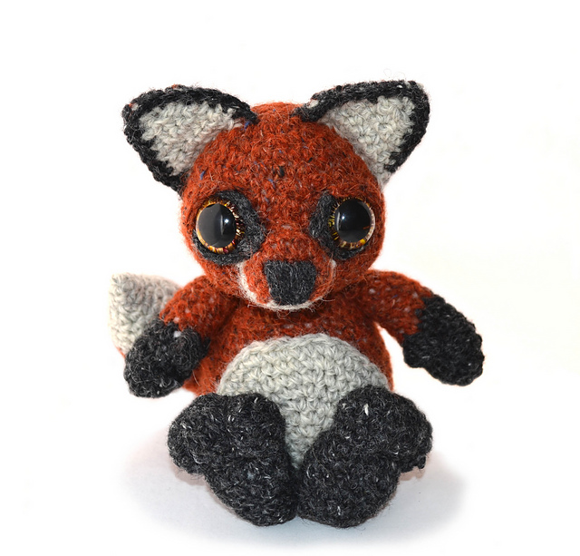 Zander the Red Fox (with Arctic fox version)