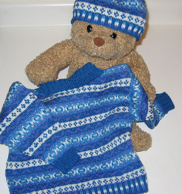 MONOCHROMACITY: Sweater and Hat for Baby