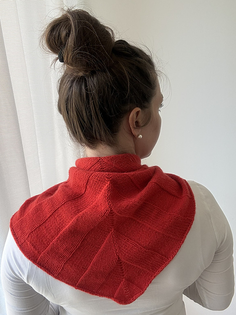 Linard Scarf - ribbed triangular scarf