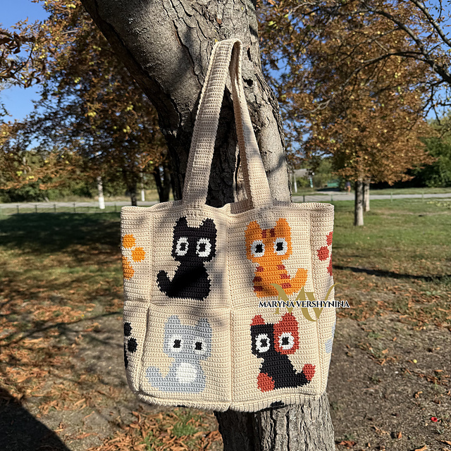 Cute cats and paws bag