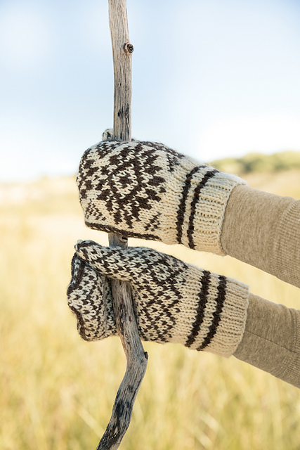 Nordic Dreams Mittens