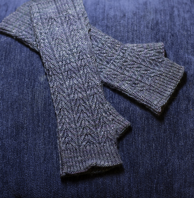 Arya Mitts