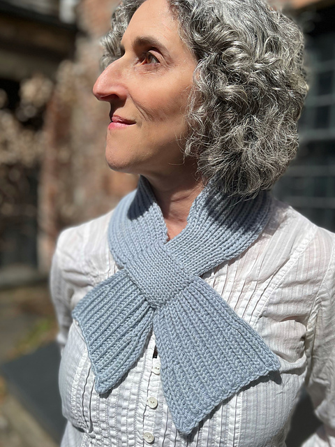 Brioche Keyhole Scarf