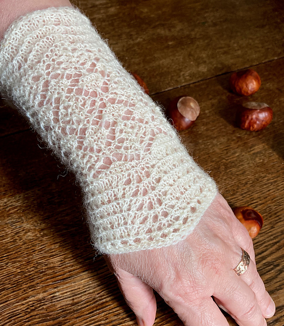 Rachel's wristwarmers