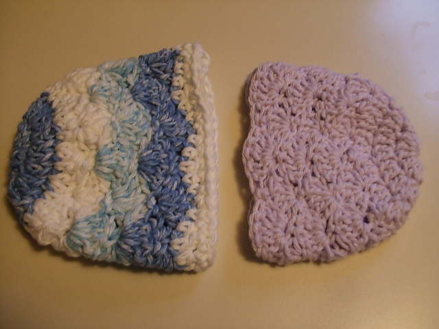 Shell Stitch Preemie Hat