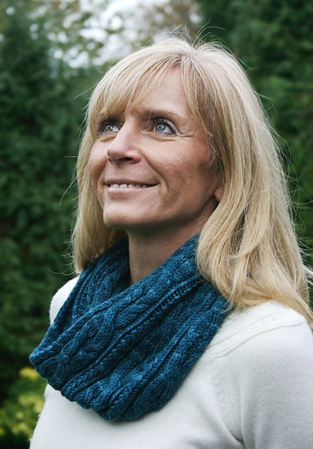 "Esme" cowl