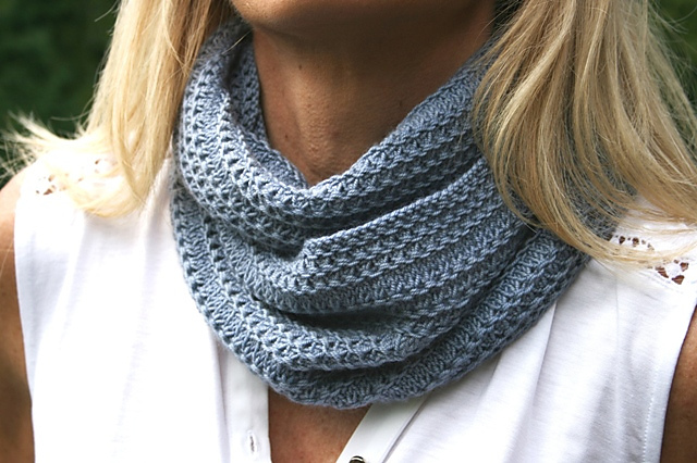 Jet Set cowl