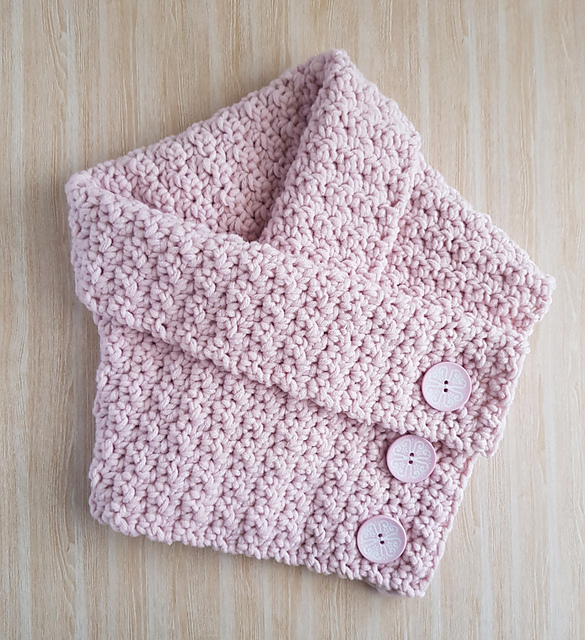 Dakota Chunky buttoned cowl