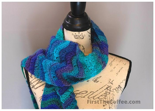 Tidal Wave Scarf