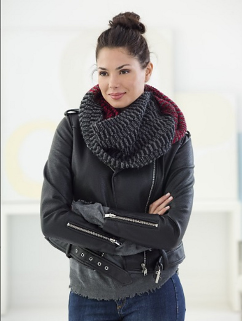 Three Color Cowl L70218