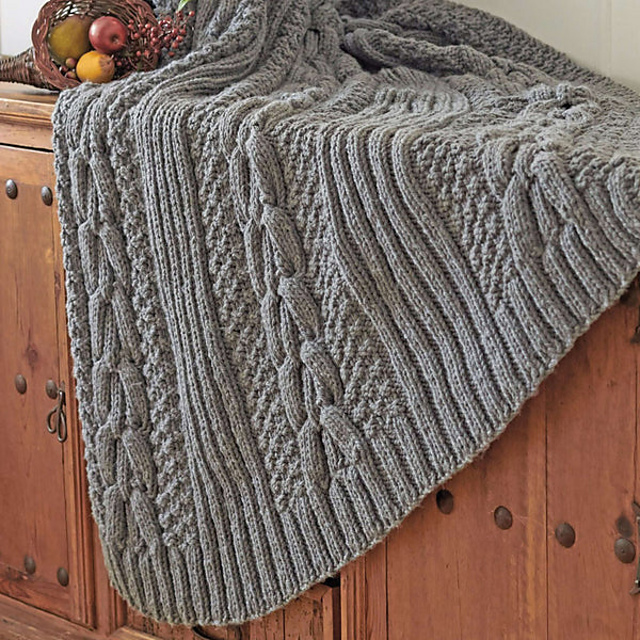 Horseshoe Cable Blanket (in Softee Chunky)