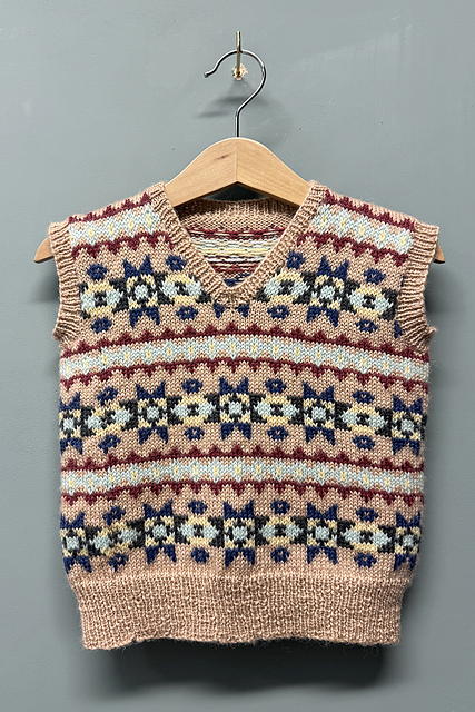 Junior Wartime Farm Sleeveless Pullover