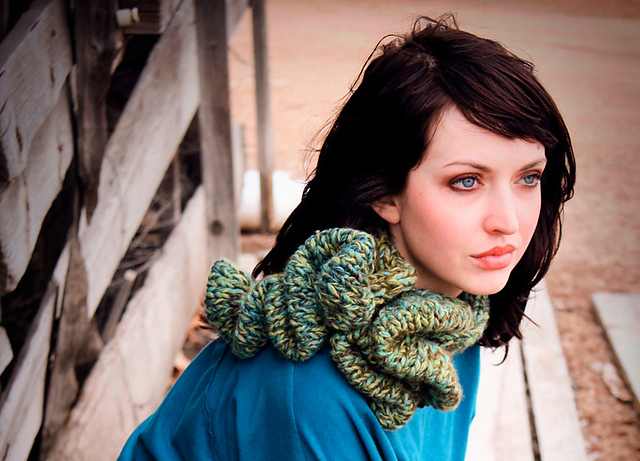 Francesca Ruffled Neck Cowl