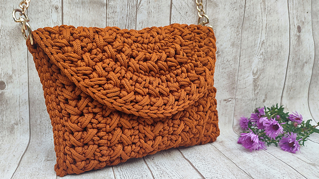 Braided clutch