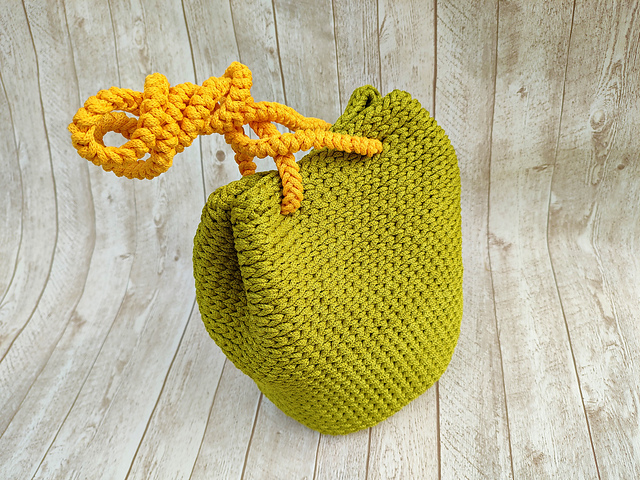 Bucket bag