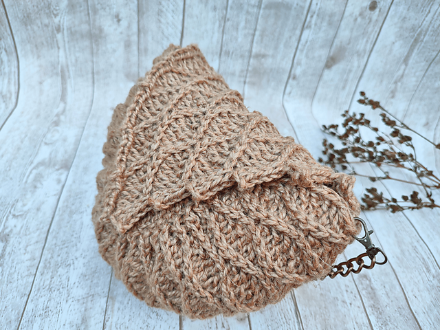 Round Jute Crossbody Purse
