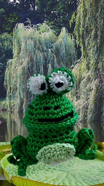 Frog Amigurumi Keychain