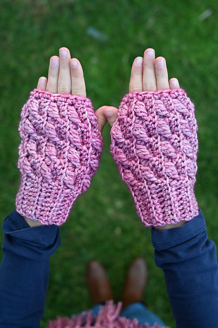 Twisted Leaves Fingerless Gloves