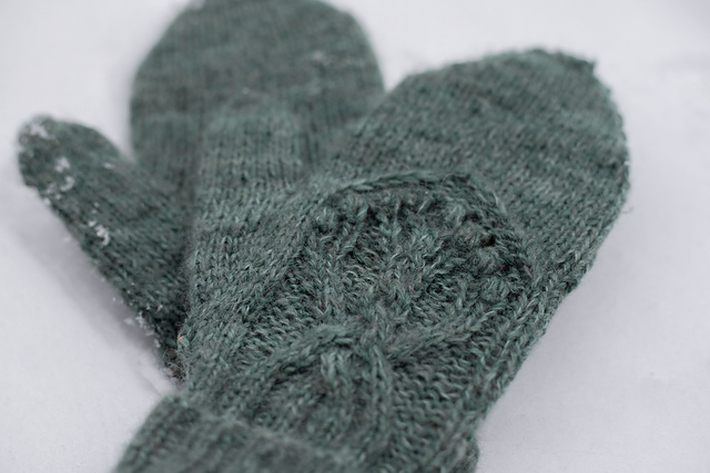 Yggdrasil Mitten