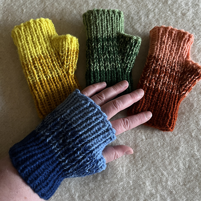 Gosseng Half Mittens