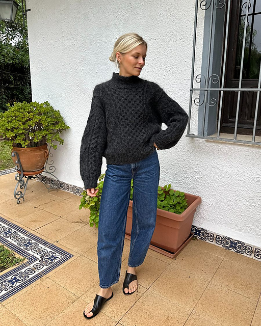 Ravelry Dagmar Sweater pattern by PetiteKnit
