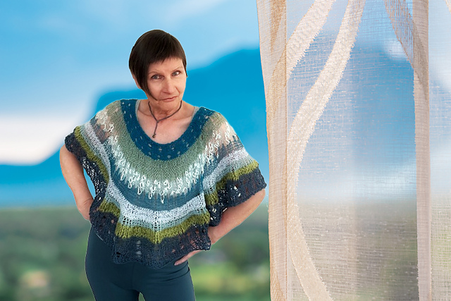Kaira poncho