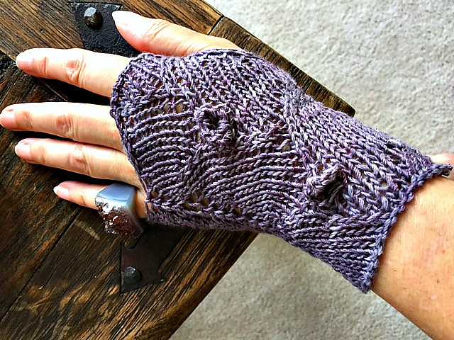 Briella Fingerless Mittens