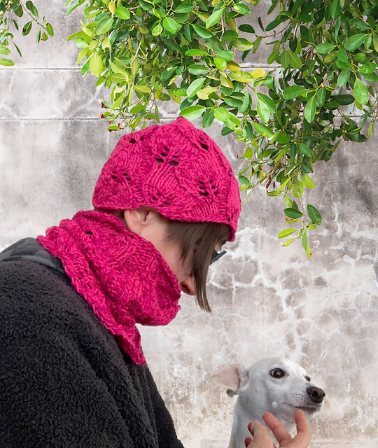 Meandering leaves beanie