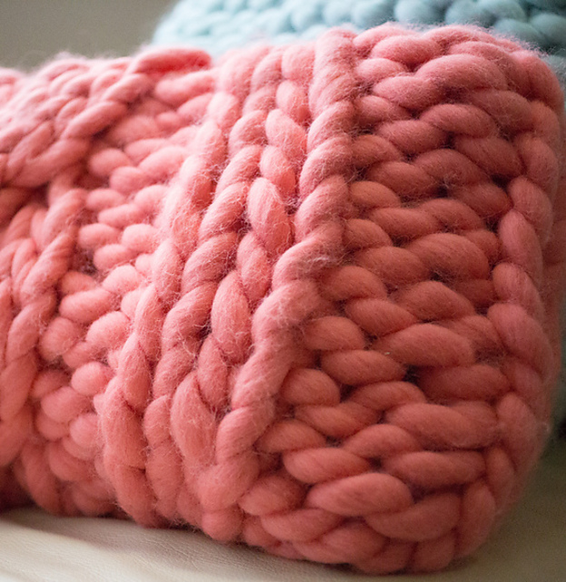 Modèle coussin rose grenadine Phil Big