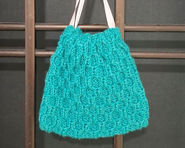Honeycomb Trellis Bag