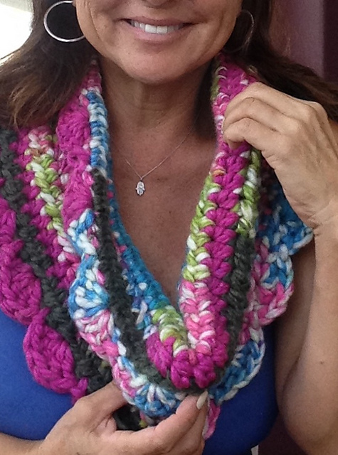 Chunky Scalloped Cowl